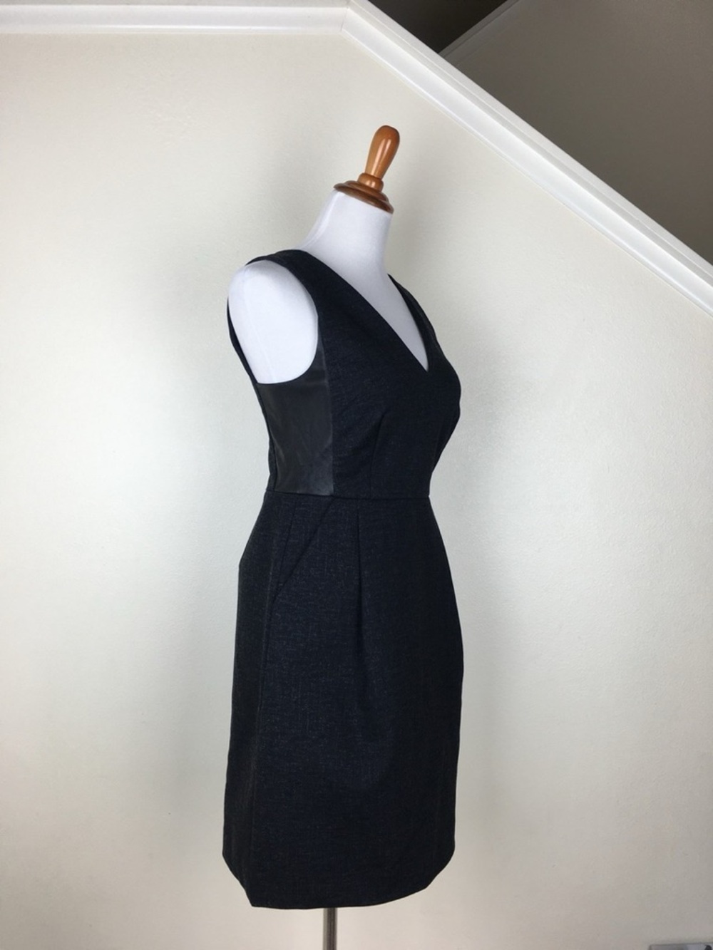 Madewell V Neck Grey Dress with Pockets Size 8